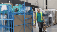 Warehouse Man Middle Finger GIF - Warehouse Man Middle Finger Flipping Off GIFs