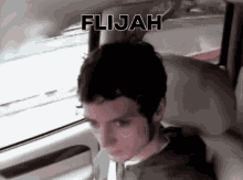 Elijah Wood Fletcher Shears GIF - Elijah Wood Fletcher Shears Flijah GIFs