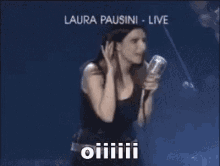 Oiii Laura Pausini GIF - Oiii Laura Pausini Sing GIFs