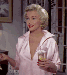 Marilyn Monroe Smile GIF - Marilyn Monroe Smile Conversation GIFs
