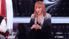 Pointing Reba Mcentire GIF - Pointing Reba Mcentire The Voice GIFs