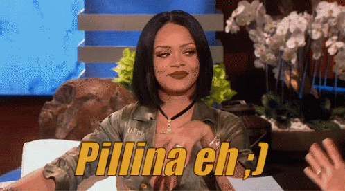 Rihanna Señalando Y Riendo GIF - Pillina Cochina Tramposa GIFs