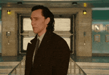 I Don'T Know Loki GIF - I Don'T Know Loki Tom Hiddleston GIFs