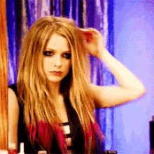 Avril Lavigne Fix Hair GIF - Avril Lavigne Fix Hair Fixing Hair GIFs