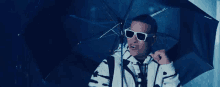Bailando Bajo La Lluvia Daddy Yankee GIF