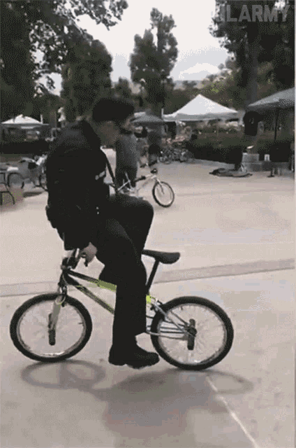 Riding Backwards Bmx GIF Riding Backwards Bmx Crashing Discover Share GIFs