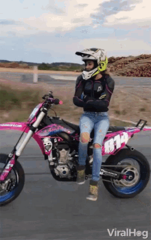 Motorcycle Tricks GIF - Motorcycle Tricks Showy GIFs