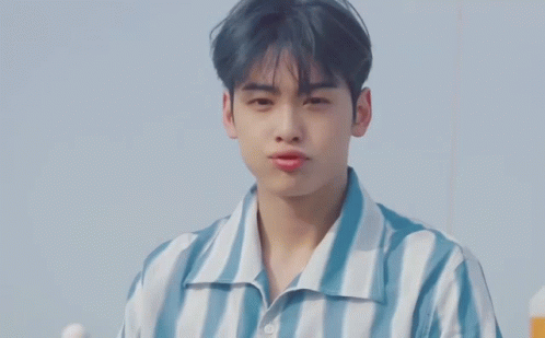 Eunwoo Suit Eunwoo GIF - Eunwoo Suit Eunwoo Cha Eunwoo - Discover & Share  GIFs