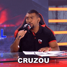 Cruzou Emerson Santos GIF - Cruzou Emerson Santos Maringá X Flamengo GIFs