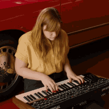Playing Keyboard Meredith Van Woert GIF - Playing Keyboard Meredith Van Woert Spanish Love Songs GIFs