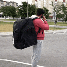 Holding The Bag Left Holding The Bag GIF - Holding The Bag Left Holding The Bag Huge Bag GIFs