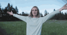 Spinning Ashley Crosby GIF - Spinning Ashley Crosby Claire And The Crosbys GIFs