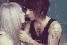Emo Couple Kissing GIF - Emo Couple Kissing GIFs