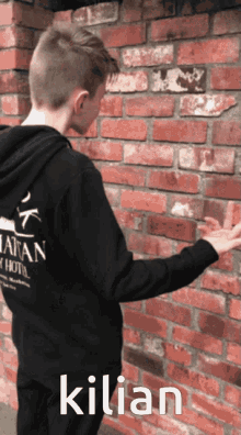 Kilian Kilian Brickwall GIF - Kilian Kilian Brickwall Brickwall GIFs