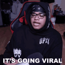 Its Going Viral Miniklin GIF - Its Going Viral Miniklin Its Spreading Fast GIFs