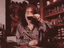 Ronnie Drink GIF - Ronnie Drink Beer GIFs