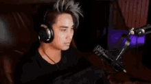 How The Fuck Anthony Kongphan GIF - How The Fuck Anthony Kongphan Wtf GIFs