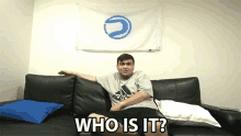 Who Is It Who GIF - Who Is It Who Confused GIFs