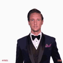 Point Down Ivan GIF - Point Down Ivan Married At First Sight GIFs