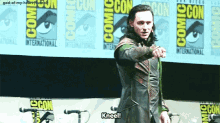 Kneel Loki GIF - Kneel Loki Comic Con GIFs