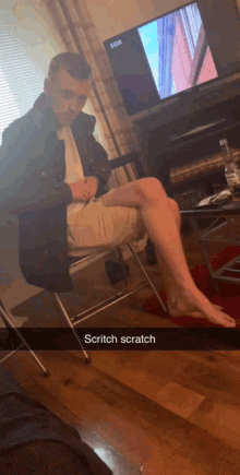 Clum Scratch GIF - Clum Scratch Tummy Scratch GIFs