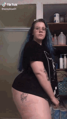Thick Thighs GIF - Thick Thighs GIFs