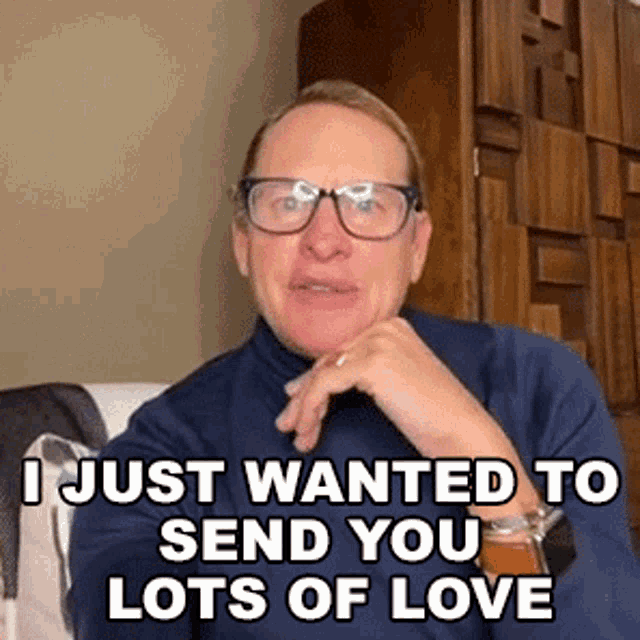 I Just Wanted To Send You Lots Of Love Carson Kressley GIF - I Just Wanted To Send You Lots Of Love Carson Kressley Cameo GIFs