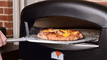 Cooked Pizza The Hungry Hussey GIF - Cooked Pizza The Hungry Hussey Fresh Pizza From The Oven GIFs