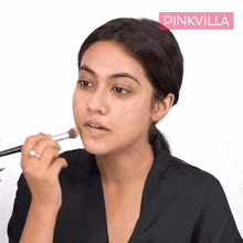 Applying Makeup Reem Shaikh GIF - Applying Makeup Reem Shaikh Pinkvilla GIFs
