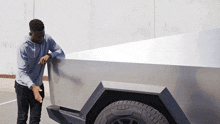 Tapping The Car Marques Brownlee GIF - Tapping The Car Marques Brownlee Here'S The Car GIFs