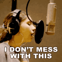 I Dont Mess With This Alessia Cara GIF - I Dont Mess With This Alessia Cara Here GIFs