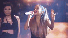 A GIF - Ariana Grande Sing Live GIFs