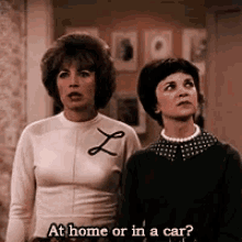 Laverne And Shirley At Home Or In A Car GIF - Laverne And Shirley At Home Or In A Car Penny Marshall GIFs