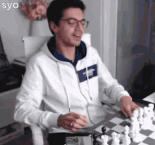 anish giri laugh chuckle funny chess
