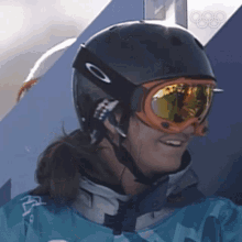 Smiling Snowboard Halfpipe GIF - Smiling Snowboard Halfpipe Kelly Clark GIFs