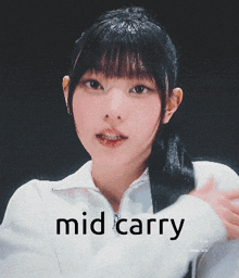 Haerin Mid Carry GIF - Haerin Mid Carry GIFs