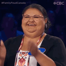 Clapping My Hands Vicki GIF - Clapping My Hands Vicki Family Feud Canada GIFs