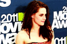 Kristen Stewart Smile GIF - Kristen Stewart Smile Pose GIFs