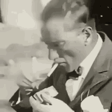 Atatürk Sigara GIF - Atatürk Sigara Türkiye GIFs