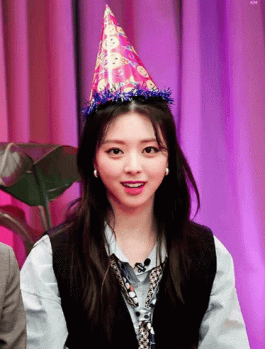 yuna-yuna-itzy.gif