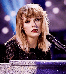 Taylor Swift Disappointed GIF - Taylor Swift Disappointed Idk GIFs
