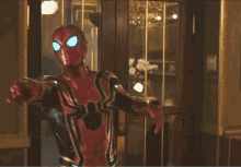 Spiderman Far From Home GIF - Spiderman Far From Home Iron Spider GIFs