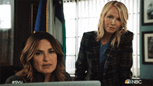 Looking At Each Other Detective Olivia Benson GIF - Looking At Each Other Detective Olivia Benson Detective Amanda Rollins GIFs