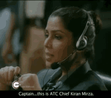 Sakshi Tanwar Kiran Mirza GIF - Sakshi Tanwar Kiran Mirza Call Center GIFs