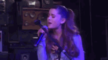 Arianaa GIF - Ariana Grande Singing Sing GIFs