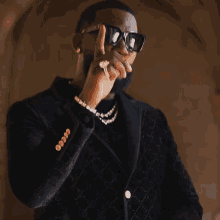 Pointing Gucci Mane GIF - Pointing Gucci Mane Long Live Dolph Song GIFs
