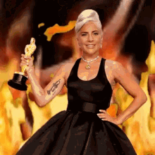 Lady Gaga Reina Del Pop GIF - Lady Gaga Reina Del Pop Oscar GIFs