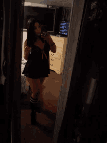 Girl Selfie GIF - Girl Selfie Mirror GIFs