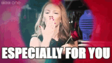 Kylie Minogue Blow Kiss GIF - Kylie Minogue Blow Kiss Mwah GIFs