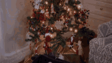 A Very Corgi Christmas Andrew Cymek GIF - A Very Corgi Christmas Andrew Cymek Corgi GIFs